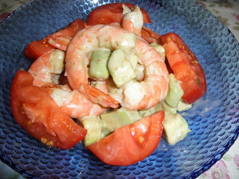 ピンクえびとアボガドのサラダ