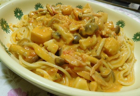 トマトクリームパスタ