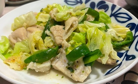 塩ホルモン炒め