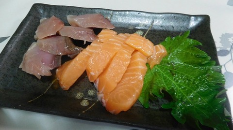 鰹とサーモンの刺身
