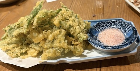 ク―チーバー（よもぎ）の天ぷら