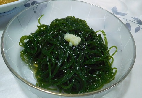 もずくこんにゃくのソーメン風