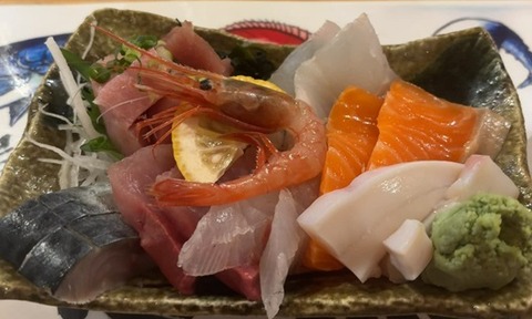 お通しの刺し盛り