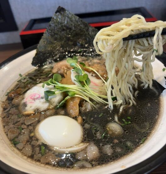 いか墨ラーメン