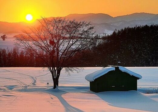 北国の冬の夕日
