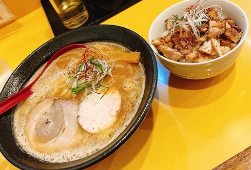 濃厚鶏白湯醤油ラーメン&ミニチャーシュー丼