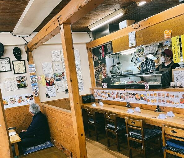 弐七店内