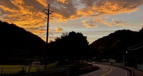 夕闇迫る