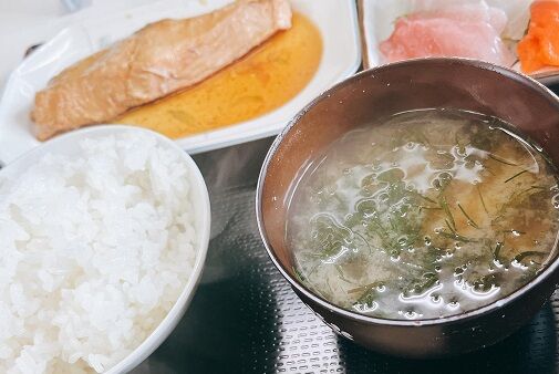 ご飯とみそ汁