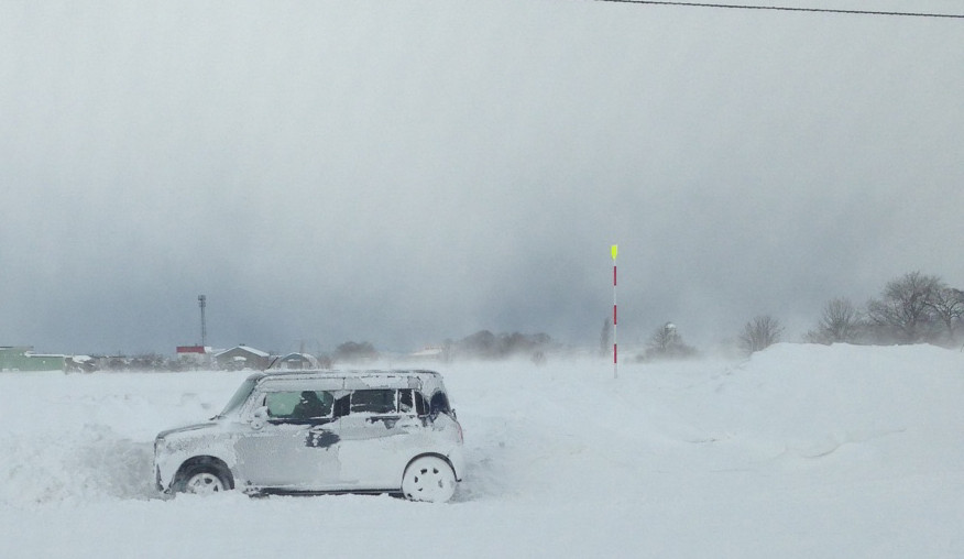 今朝の猛吹雪 篠路 丘珠ブリザード 危ない グーン ダーン 中村雅人の 天気晴朗なれど波高し