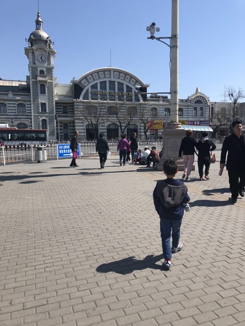 walking_in_qianmenstreet