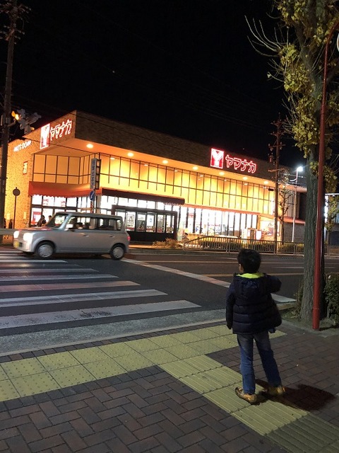 supermarket_in _the_night