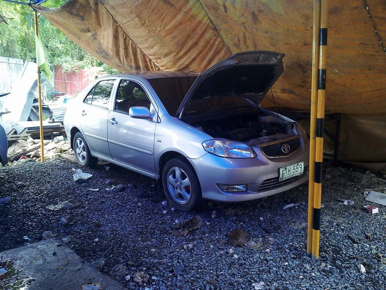 車の修理もやってます セブに英会話学校を立ち上げて