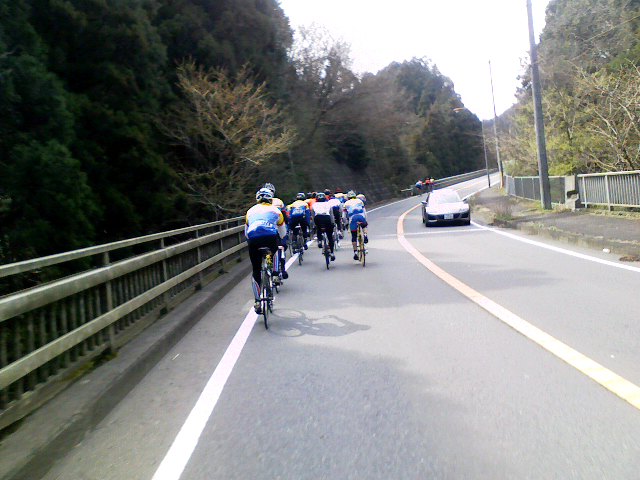 �ʤ뤷������