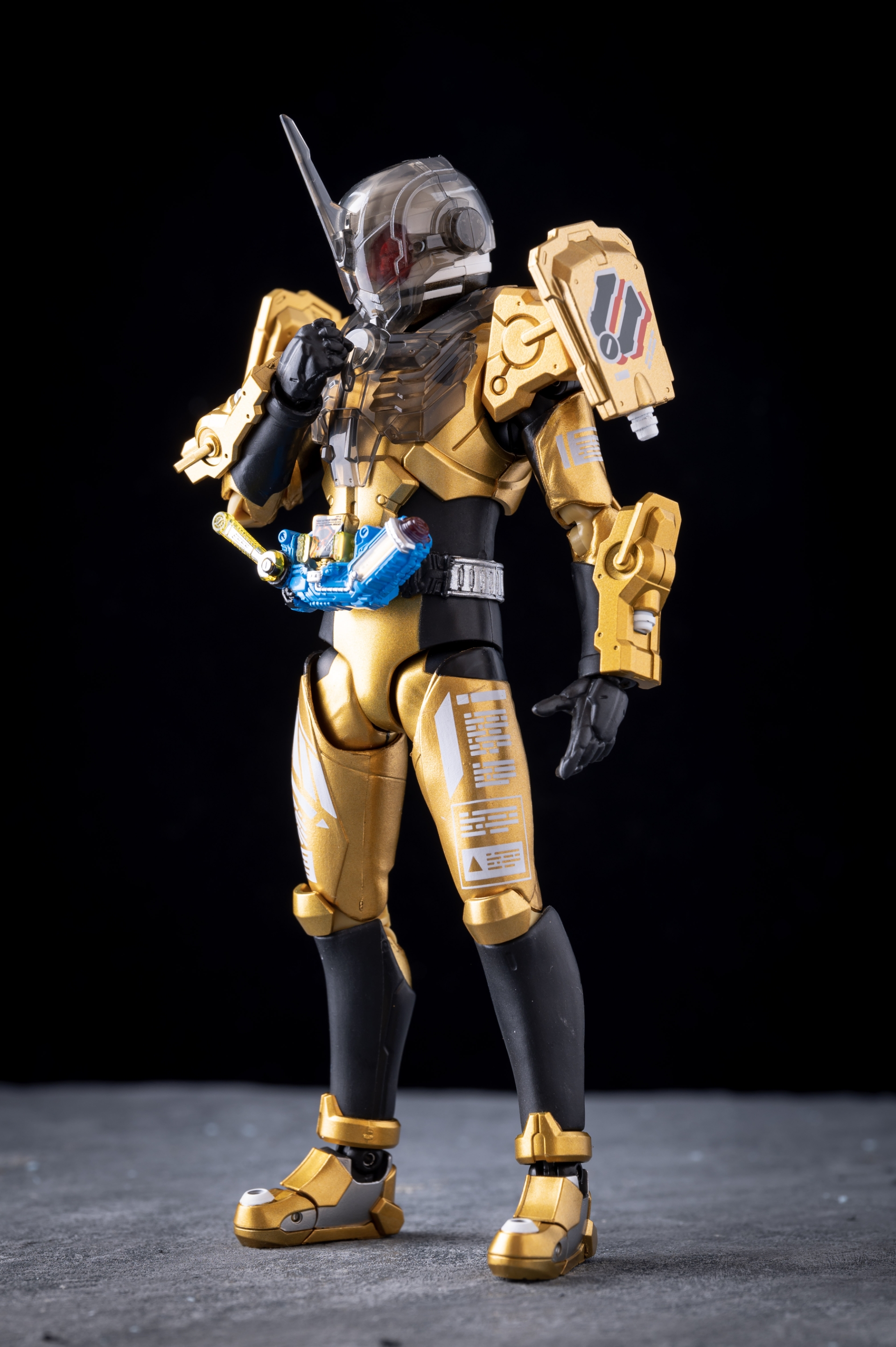 レビュー】S.H.figuarts 仮面ライダーグリス : 関節フィギュア庫