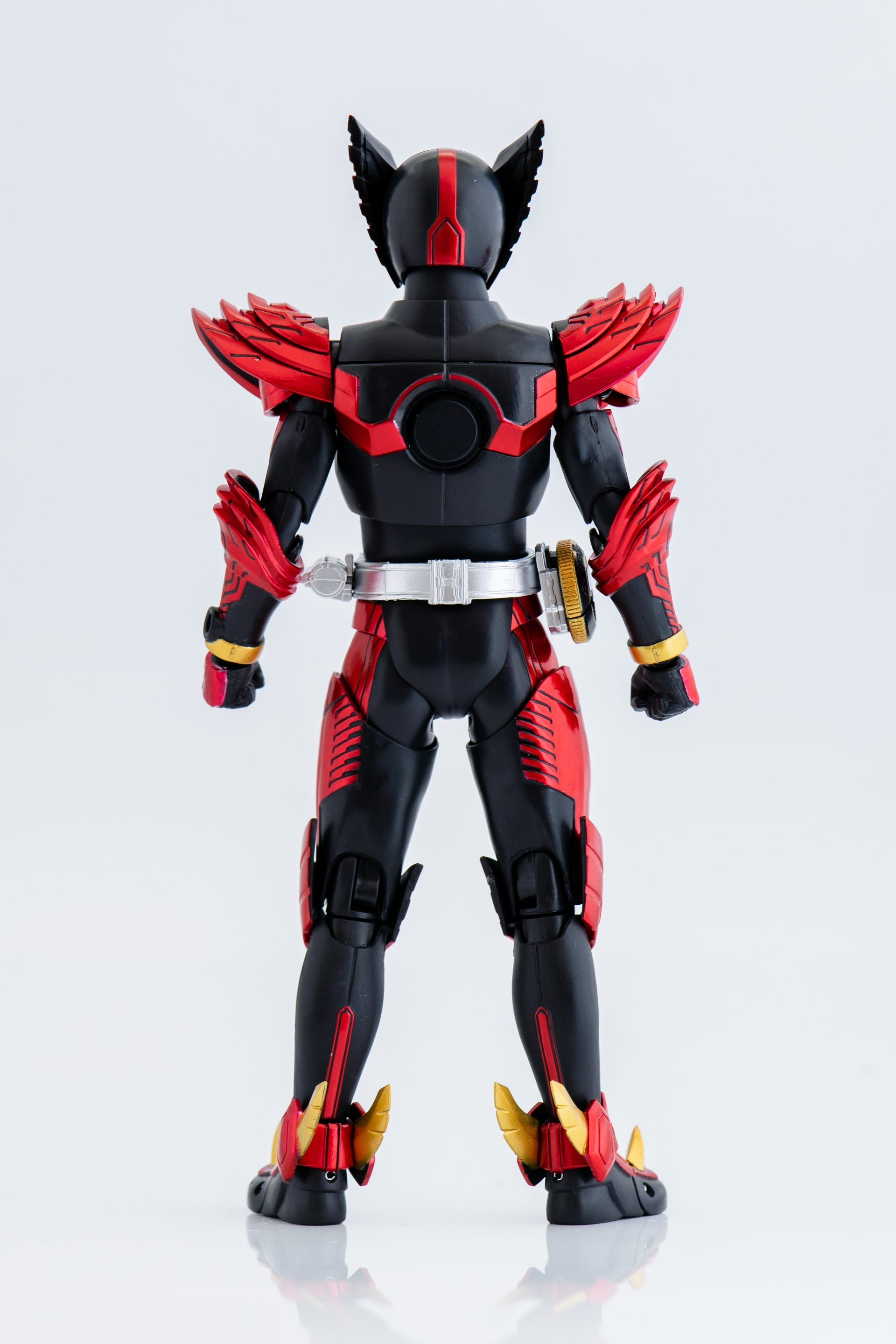【美品】S.H.フィギュアーツ 真骨彫 仮面ライダーオーズ タジャドルコンボ S.H.Figuarts（真骨彫製法） 仮面ライダーオーズ タジャドル
