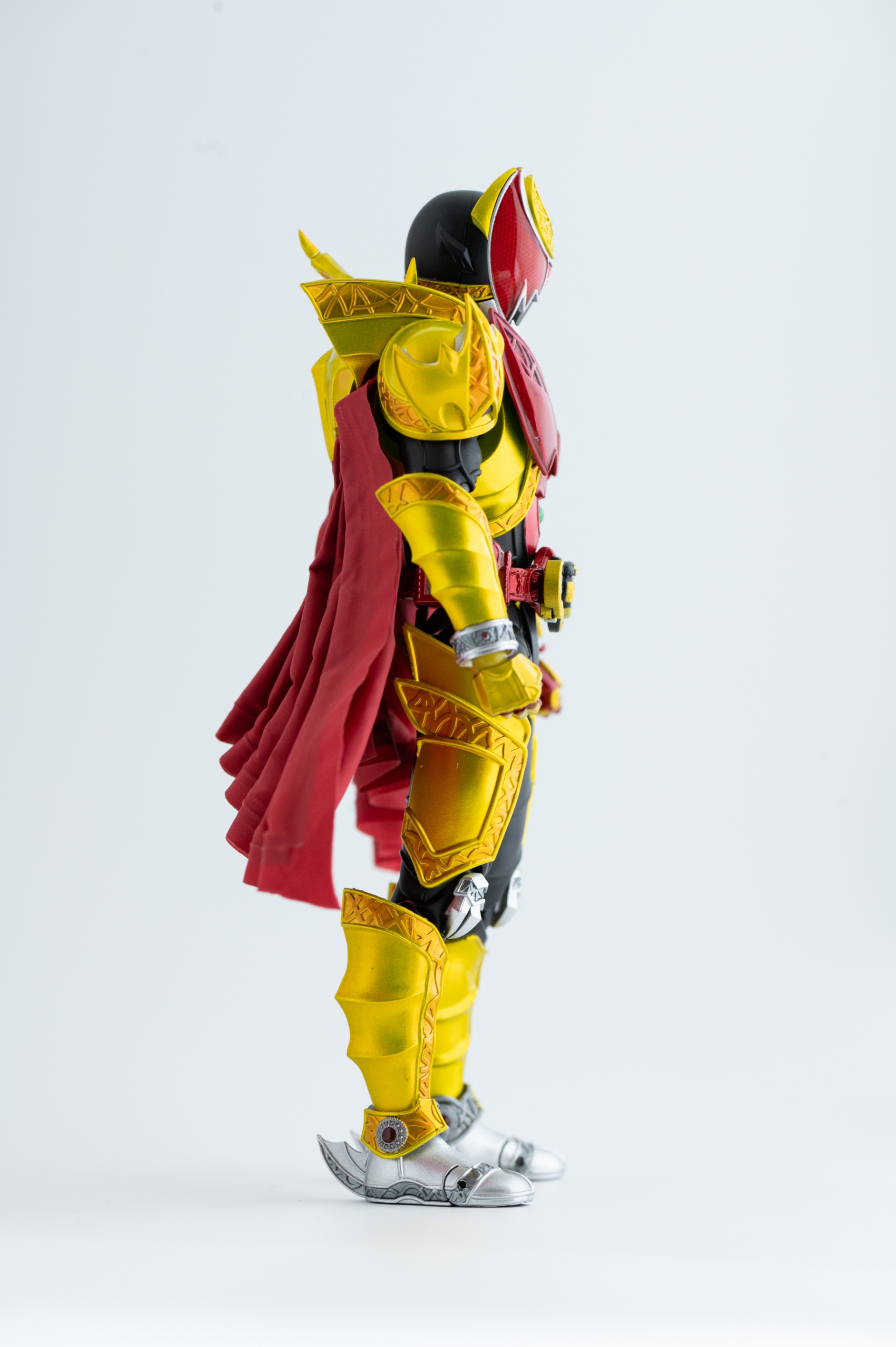 レビュー】S.H.figuarts 仮面ライダーキバ エンペラーフォーム レビュー】S.H.figuarts 仮面ライダーキバ エンペラーフォーム