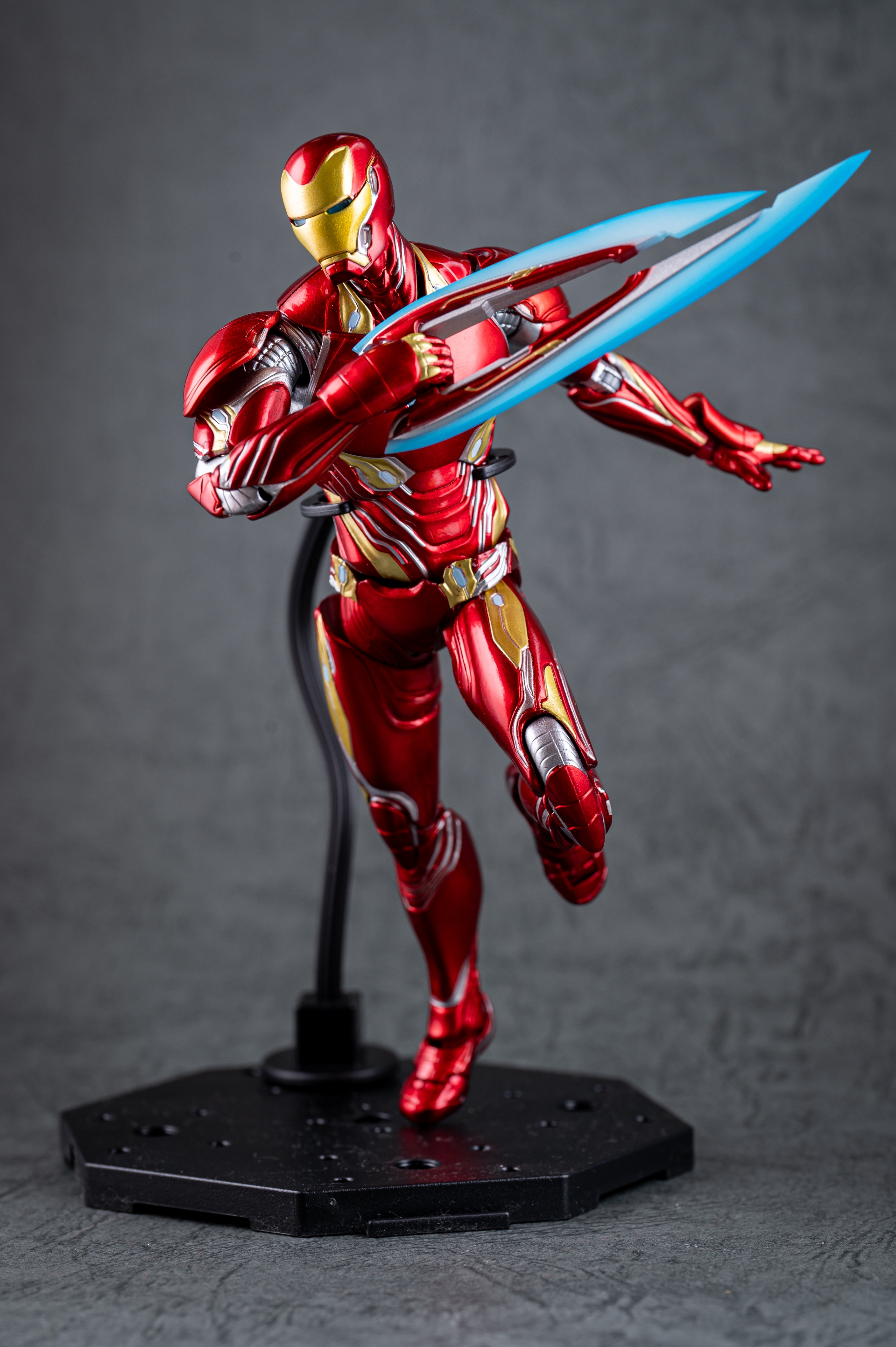 レビュー】MAFEX アイアンマン マーク50 (INFINITY WAR Ver.) : 関節