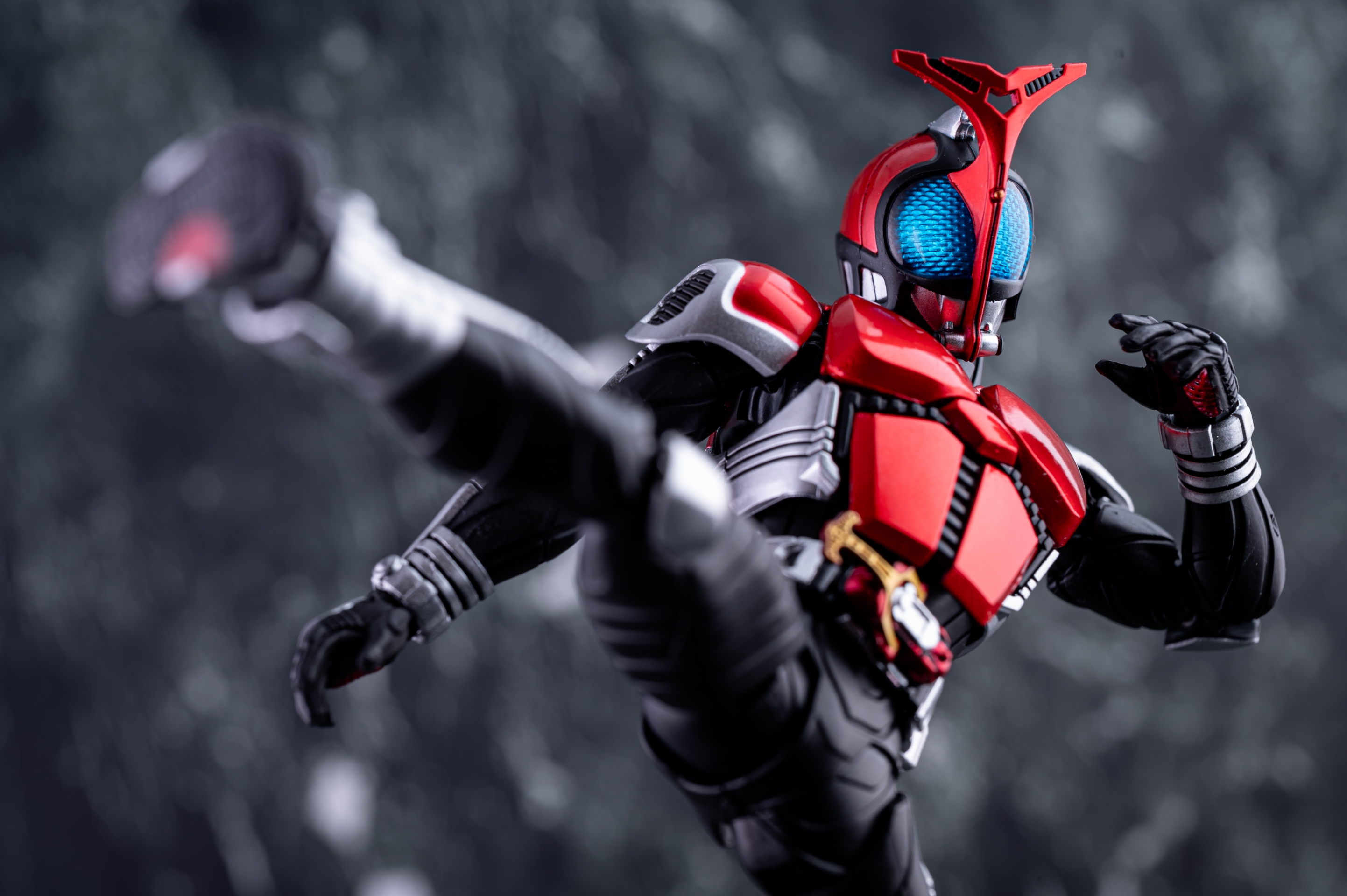 レビュー】S.H.figuarts 仮面ライダーカブト ライダーフォーム レビュー】S.H.figuarts 仮面ライダーカブト ライダーフォーム