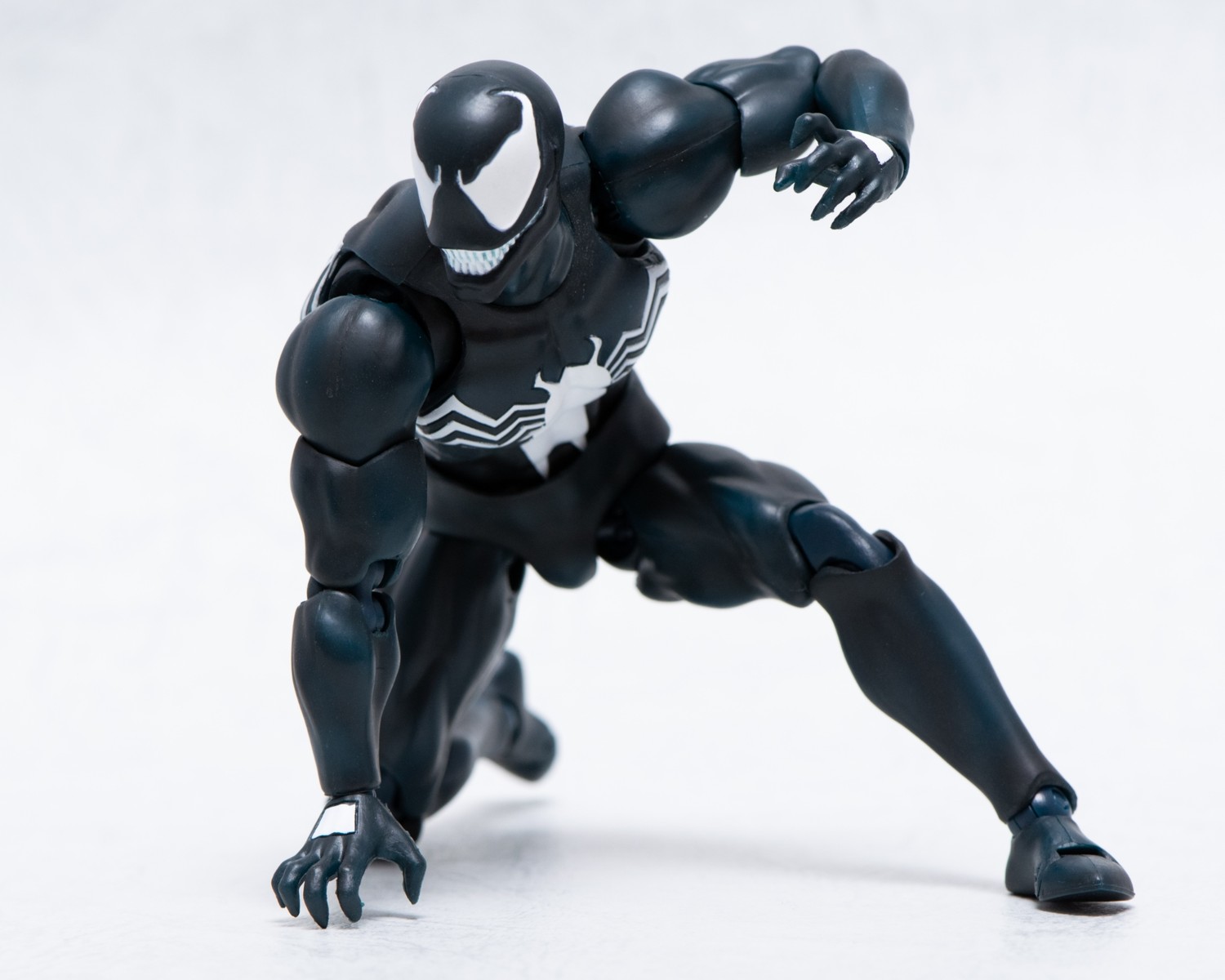 レビュー】MAFEX ヴェノム(COMIC ver.) : 関節フィギュア庫