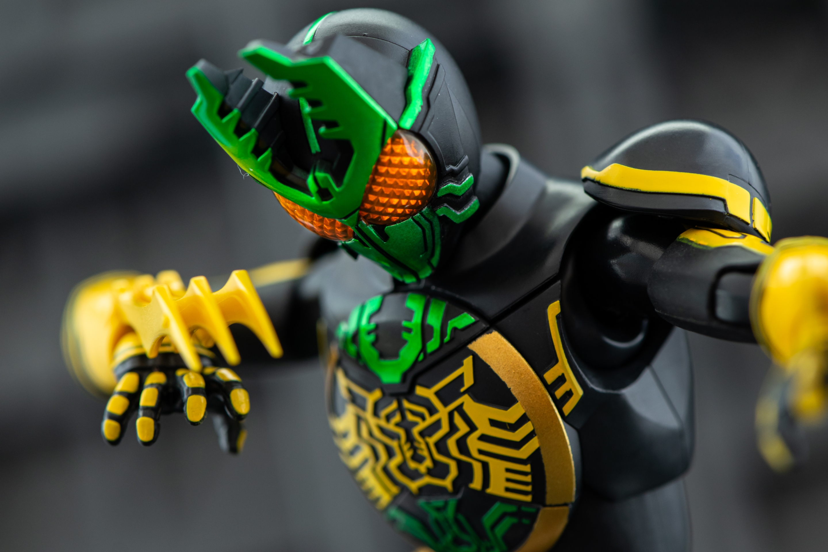 真骨彫製法仮面ライダーオーズガタキリバコンボ 252772.jpg