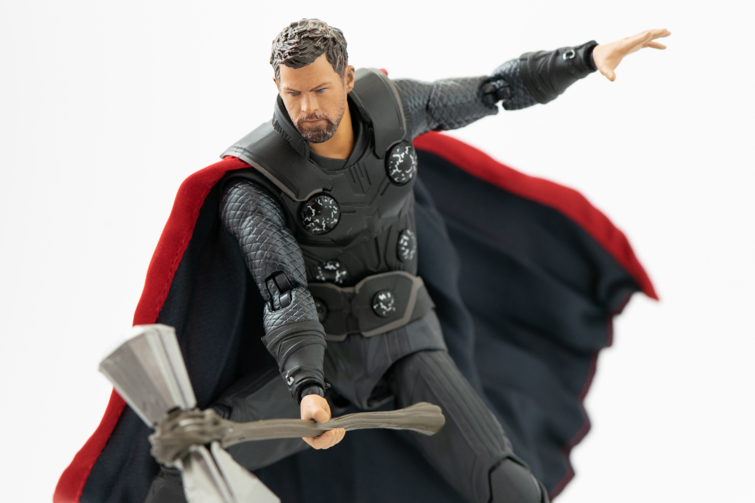 レビュー】MAFEX ソー (アベンジャーズ/インフィニティ・ウォー レビュー】MAFEX ソー (アベンジャーズ/インフィニティ・ウォー