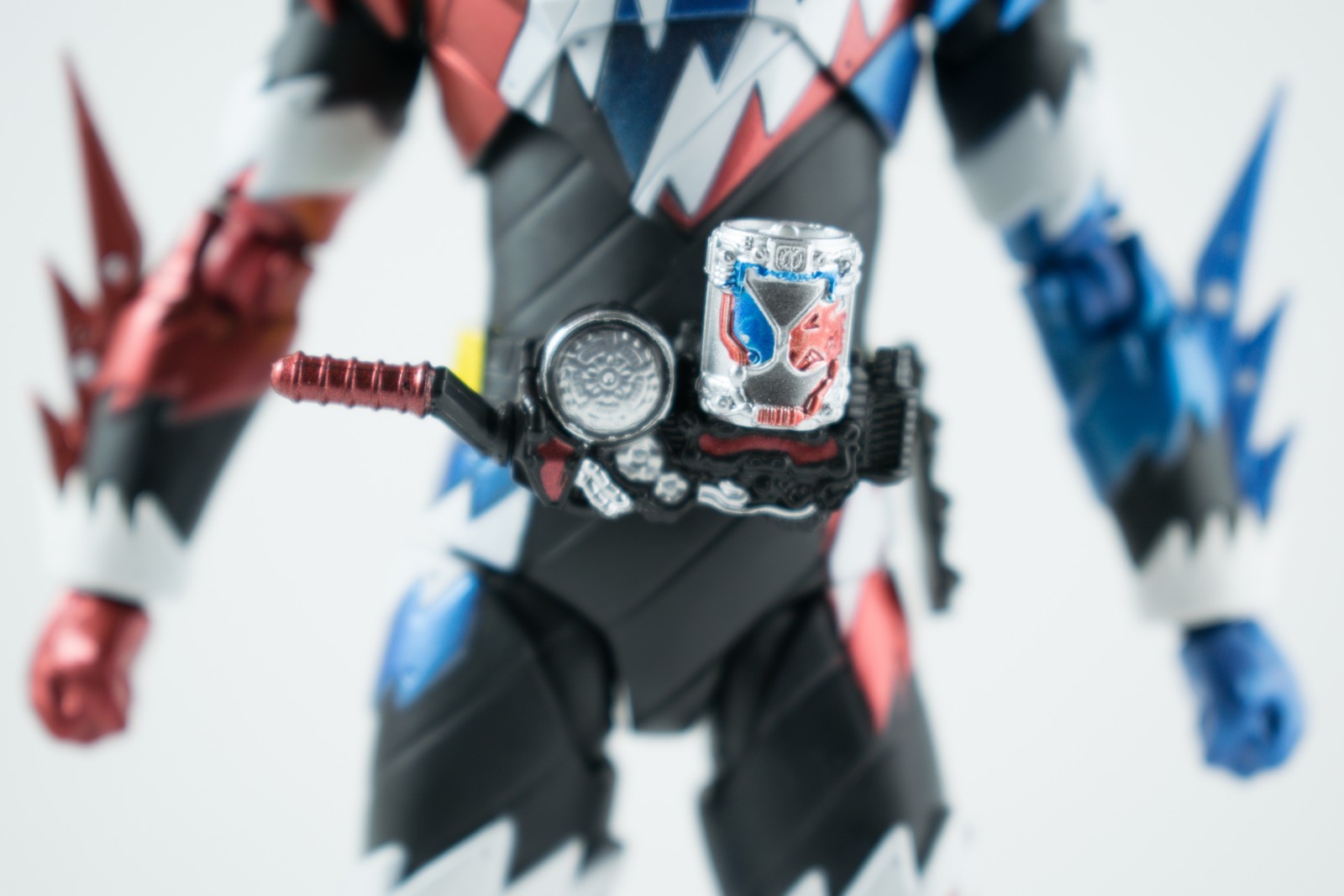 レビュー】S.H.figuarts 仮面ライダービルド ラビットタンク