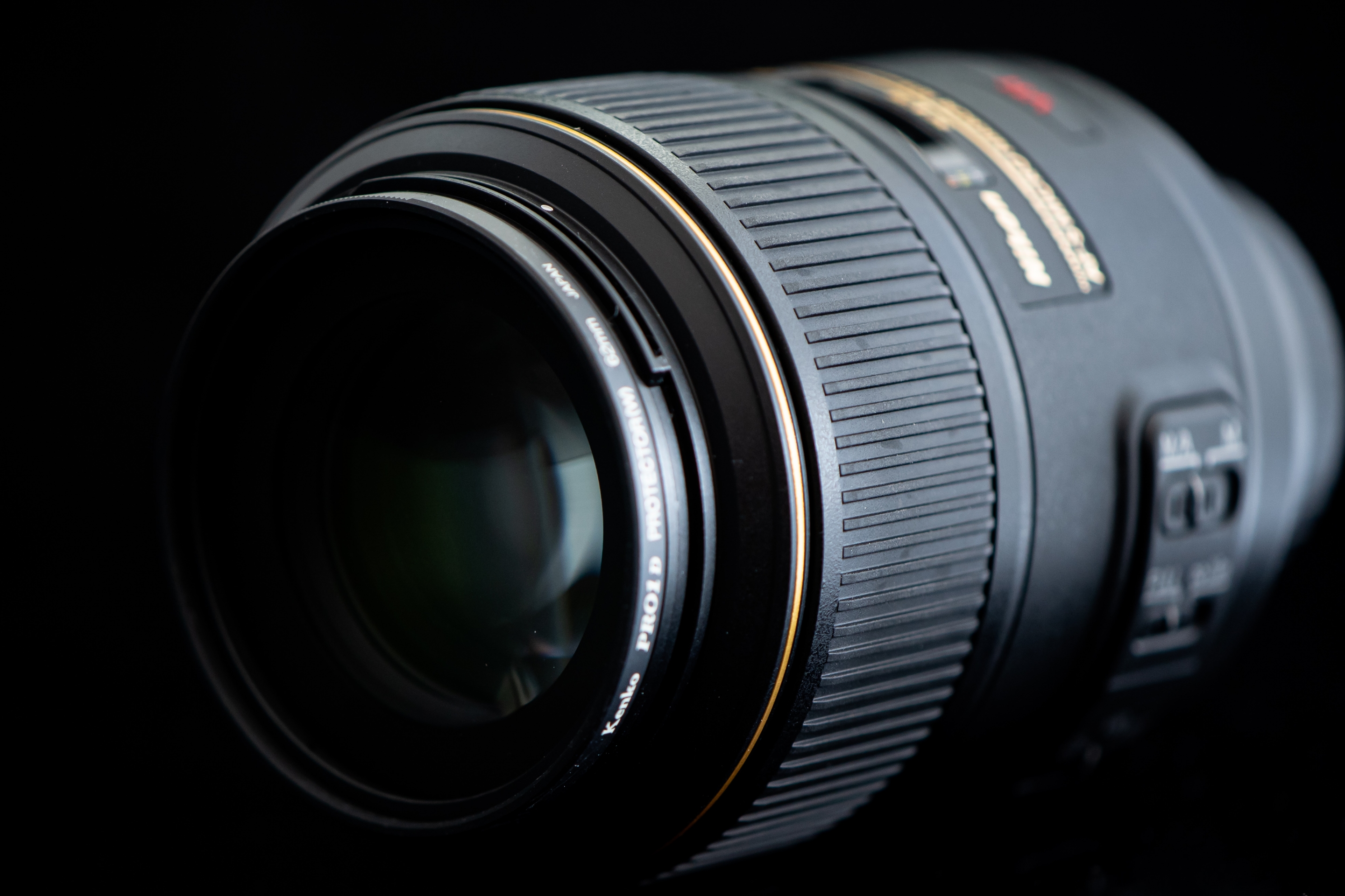 に値下げ！ Nikon 単焦点マイクロレンズ AF-S VR Micro Nikkor 105mm f