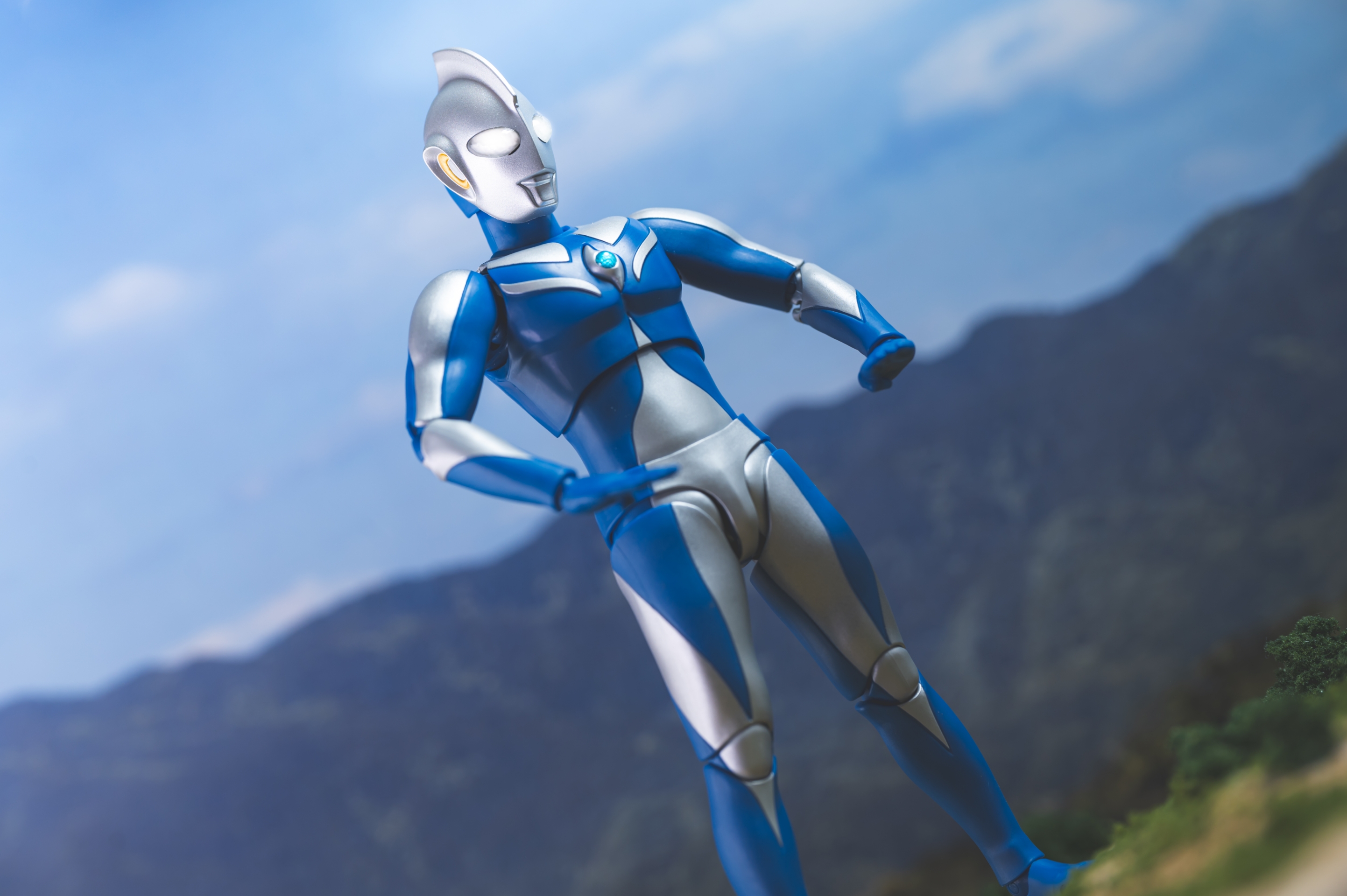 レビュー】S.H.figuarts ウルトラマンコスモス ルナモード : 関節