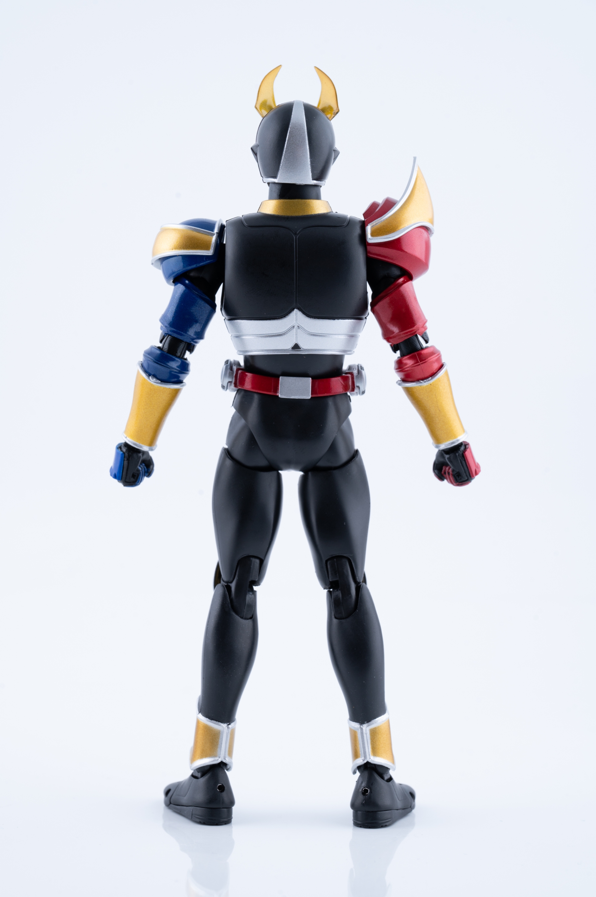 レビュー】S.H.figuarts 仮面ライダーアギト トリニティフォーム レビュー】S.H.figuarts 仮面ライダーアギト トリニティフォーム