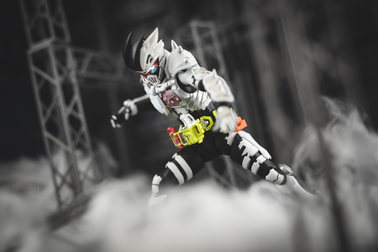 レビュー】S.H.figuarts 仮面ライダーゲンム ゾンビアクション レビュー】S.H.figuarts 仮面ライダーゲンム ゾンビアクション