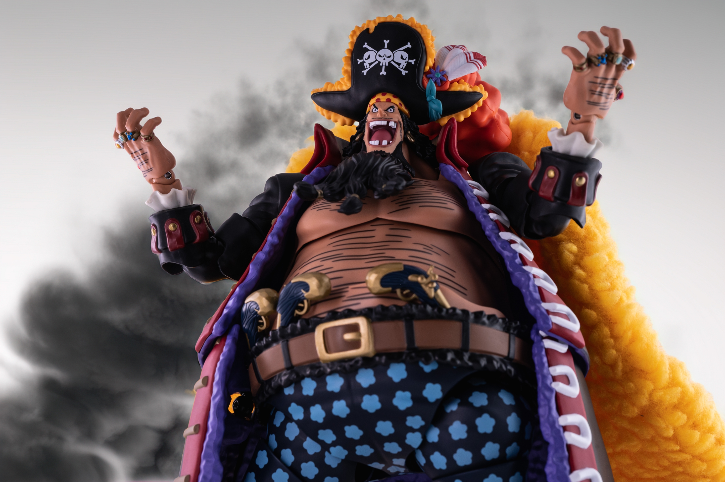 SHFiguarts マーシャル・D・ティーチ バンダイ S.H.Figuarts マーシャル・D・ティーチ -四皇