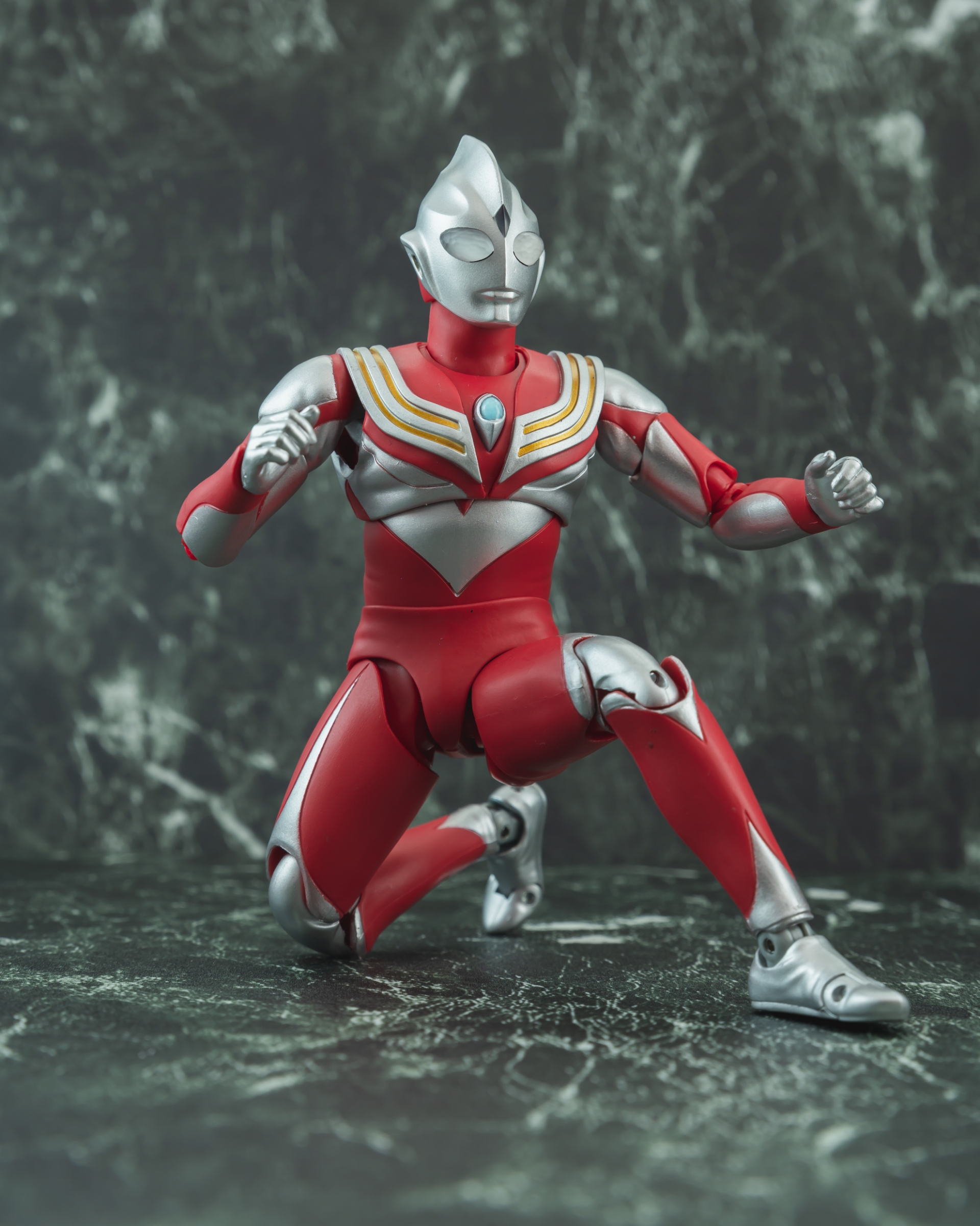 レビュー】S.H.figuarts ウルトラマンティガ パワータイプ 真骨彫製法