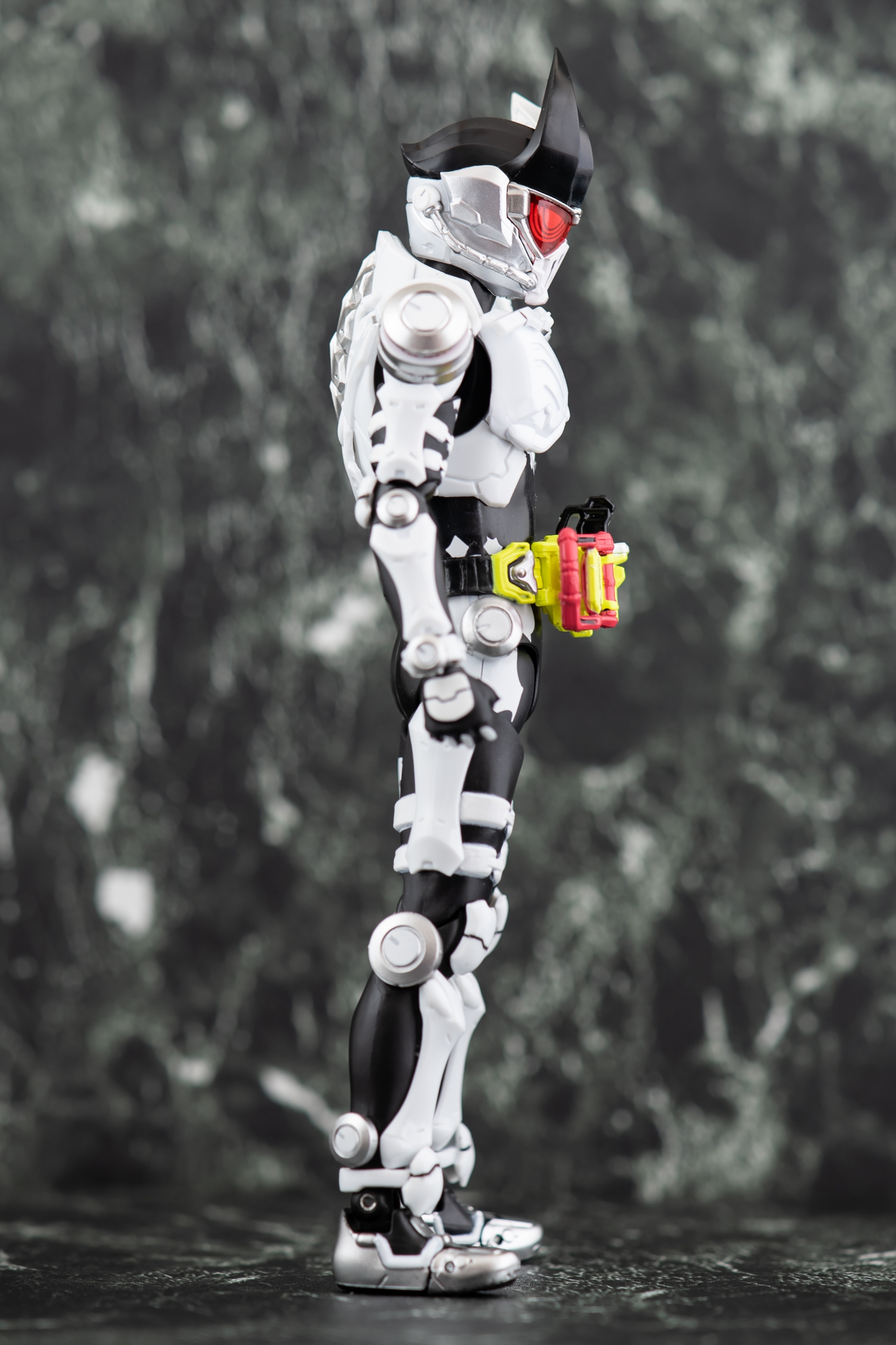レビュー】S.H.figuarts 仮面ライダーゲンム ゾンビアクション