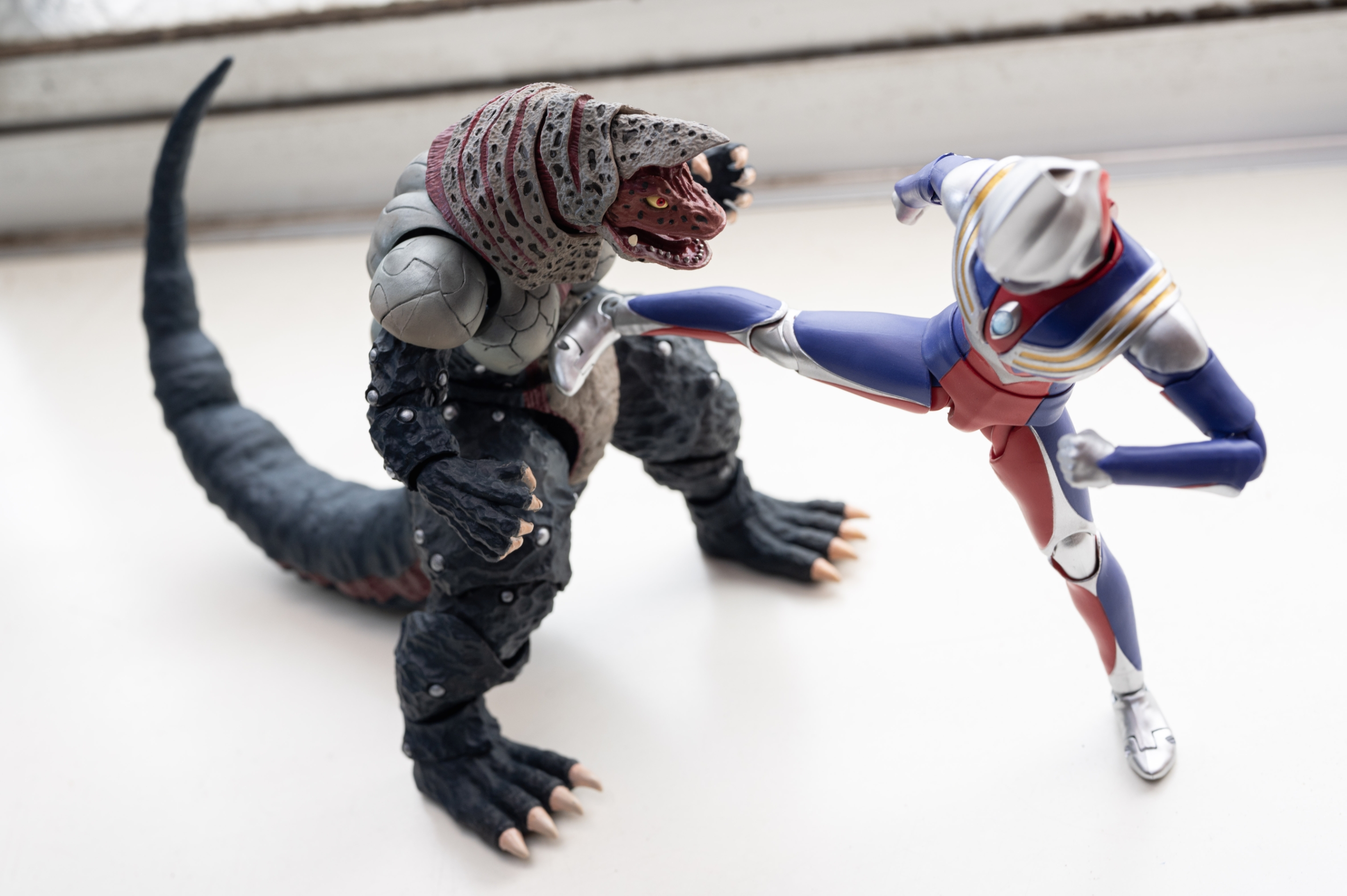 レビュー】S.H.figuarts ゴルザ : 関節フィギュア庫