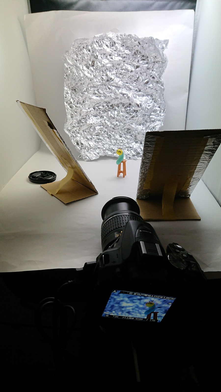 アルミホイルを背景に ホワイトバランスの使い方が生かされるフィギュア撮影 関節フィギュア庫