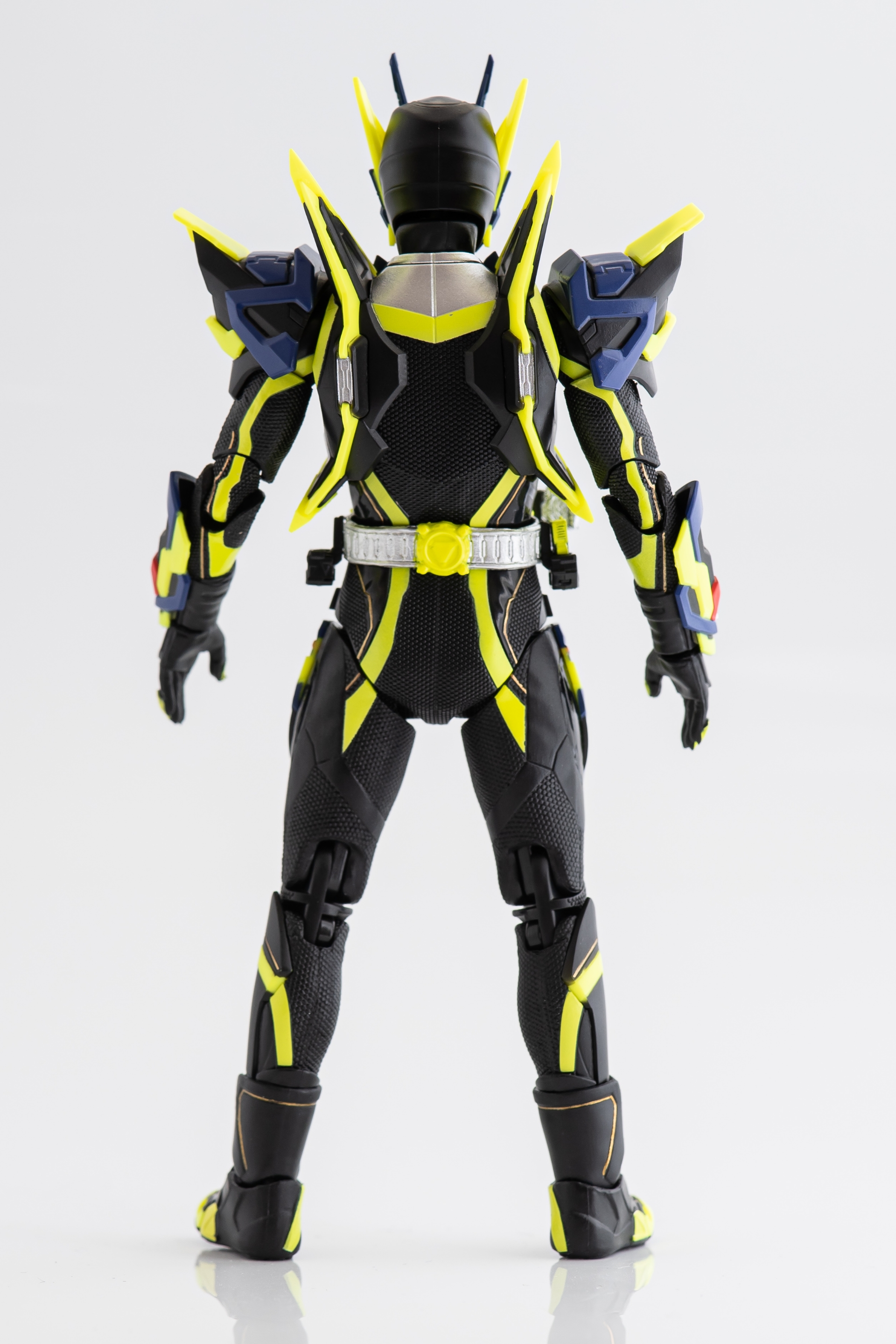 Amazon.co.jp: バンダイ(BANDAI) S.H.Figuarts フィギュアーツ