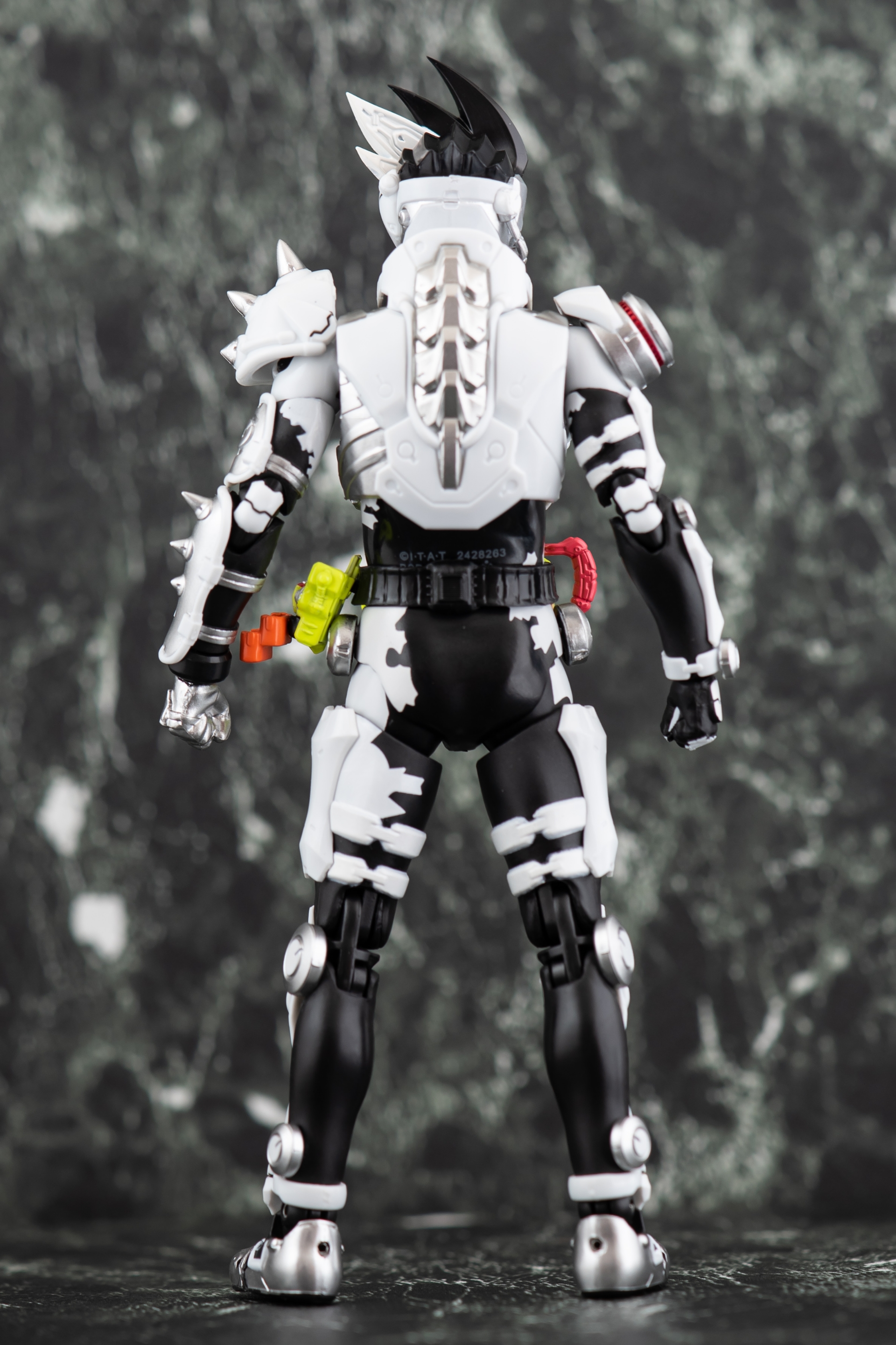 レビュー】S.H.figuarts 仮面ライダーゲンム ゾンビアクション レビュー】S.H.figuarts 仮面ライダーゲンム ゾンビアクション