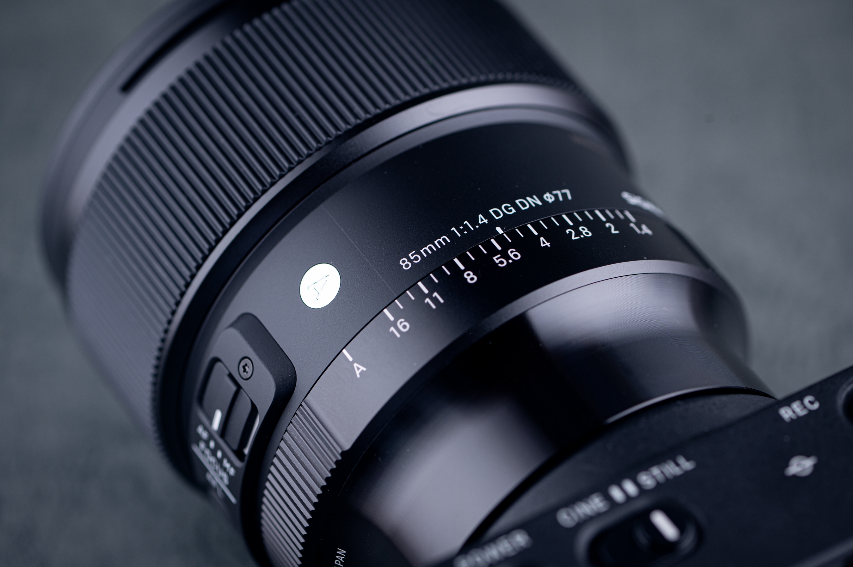 簡易レビュー】SIGMA 85mm F1.4 DG DN art Lマウント : 関節フィギュア庫