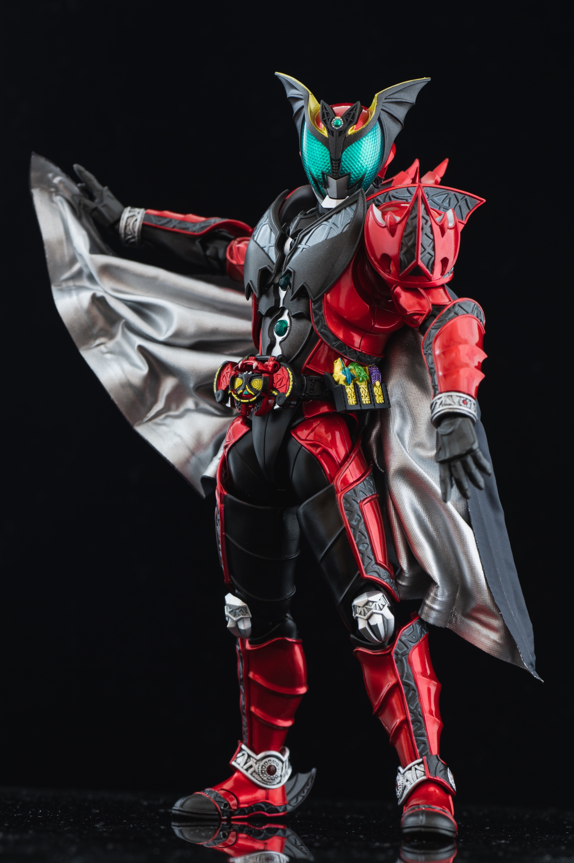 レビュー】S.H.figuarts 仮面ライダーダークキバ 真骨彫製法