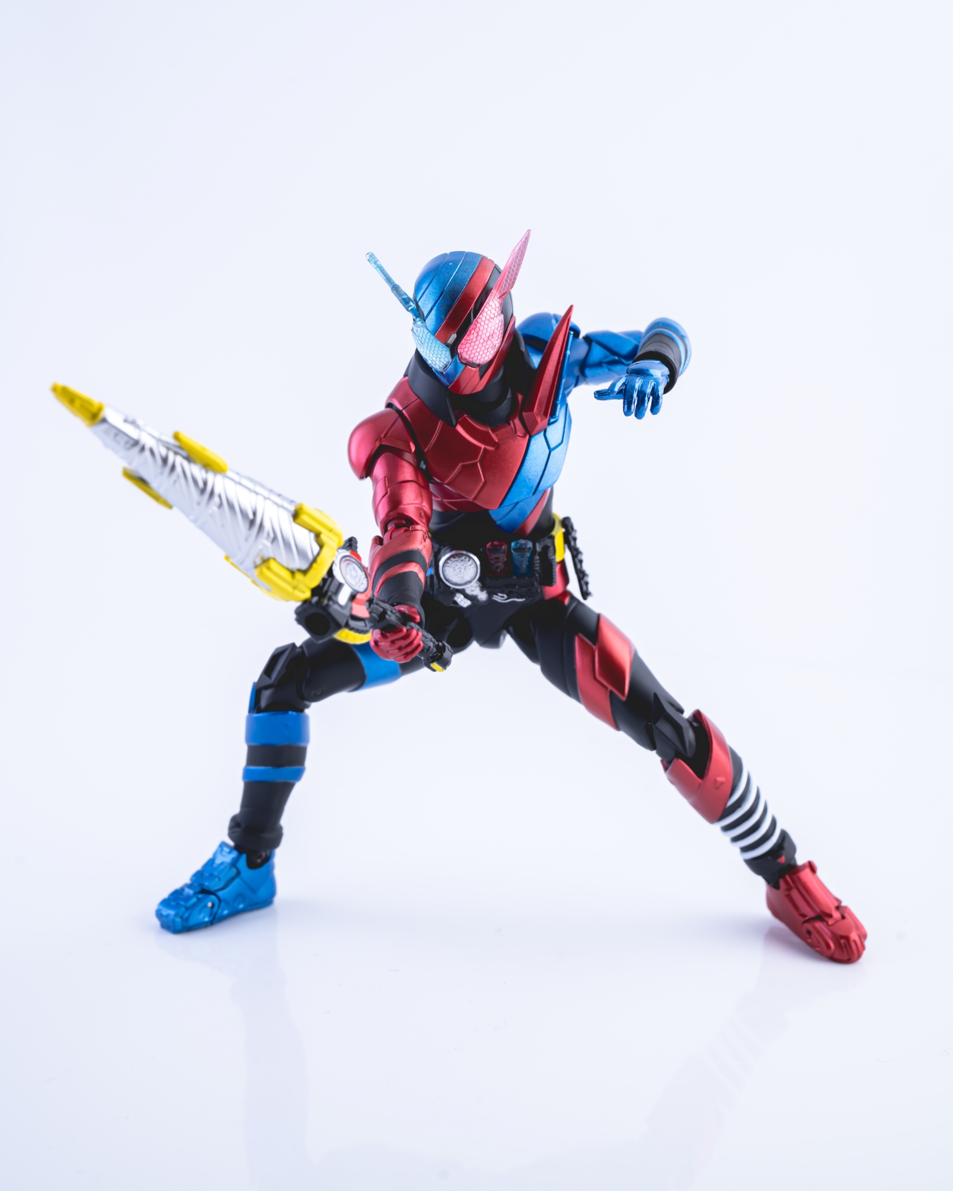 レビュー】S.H.Figuarts 仮面ライダービルド ラビットタンク