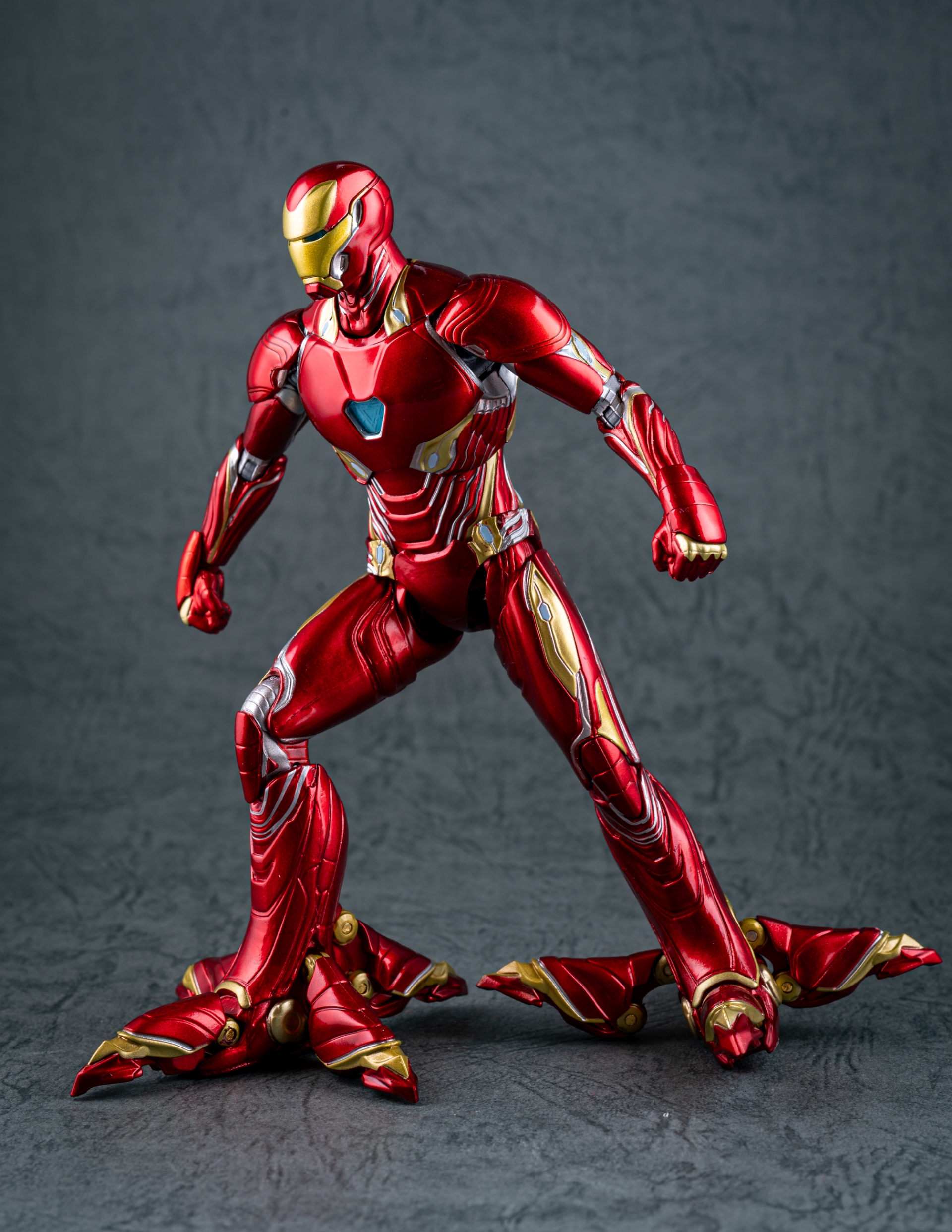レビュー】MAFEX アイアンマン マーク50 (INFINITY WAR Ver.) : 関節