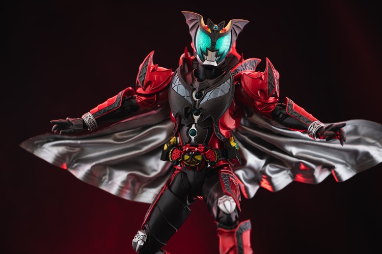 S.H.フィギュアーツ 真骨彫製法 仮面ライダー ダークキバ フィギュア cb40e9fb-s.jpg