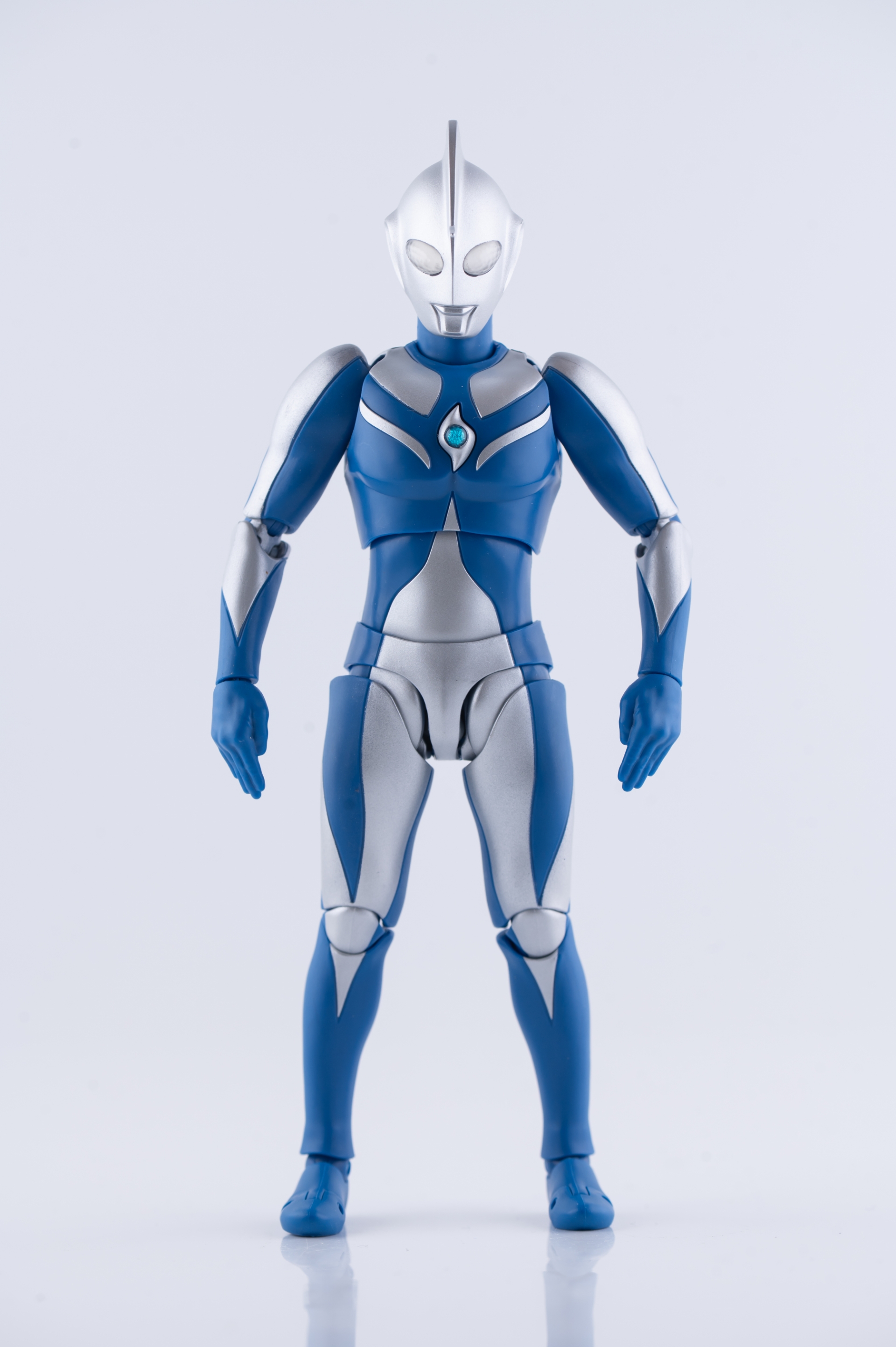 レビュー】S.H.figuarts ウルトラマンコスモス ルナモード : 関節