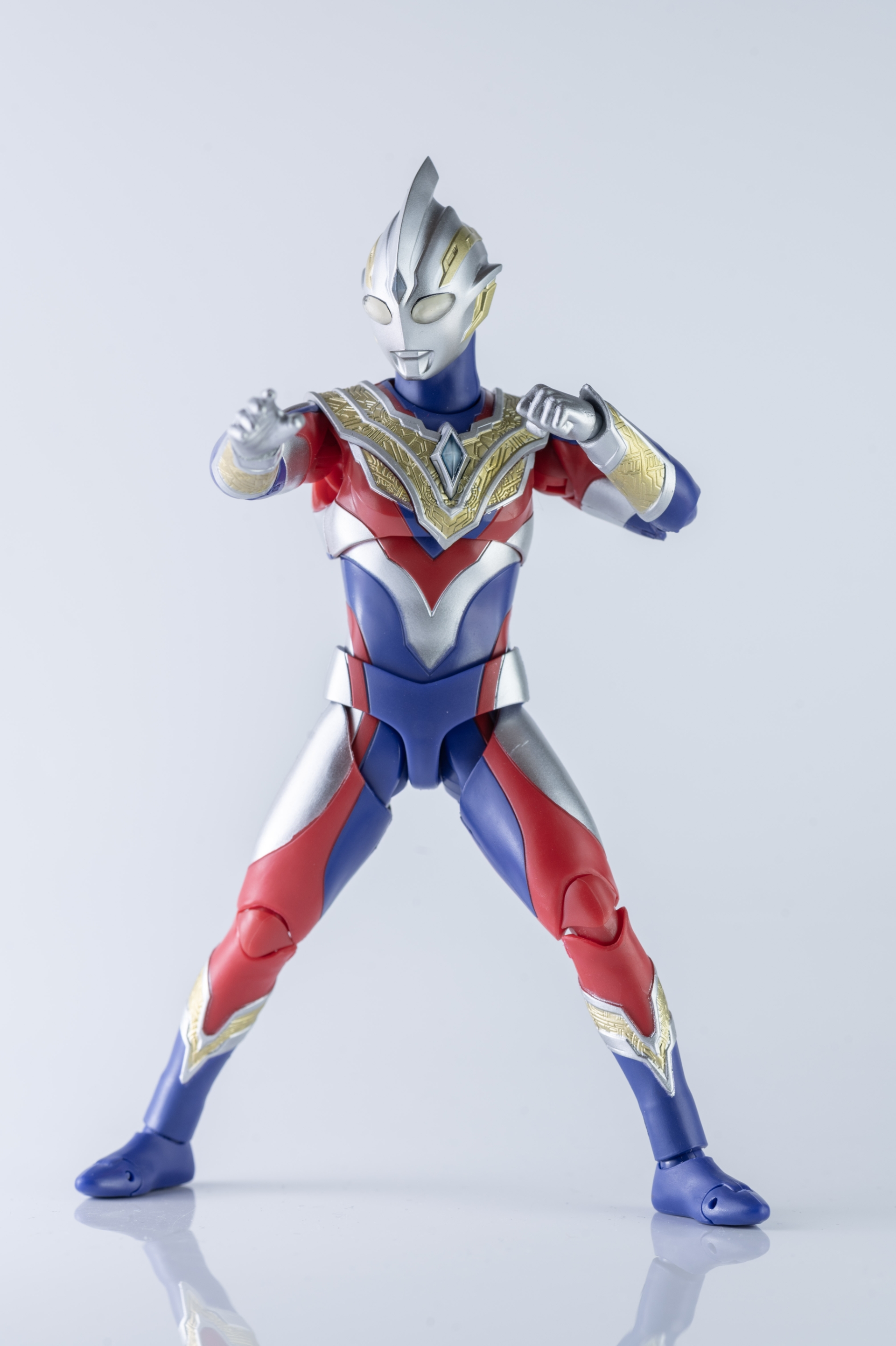 レビュー】S.H.figuarts ウルトラマントリガー マルチタイプ : 関節