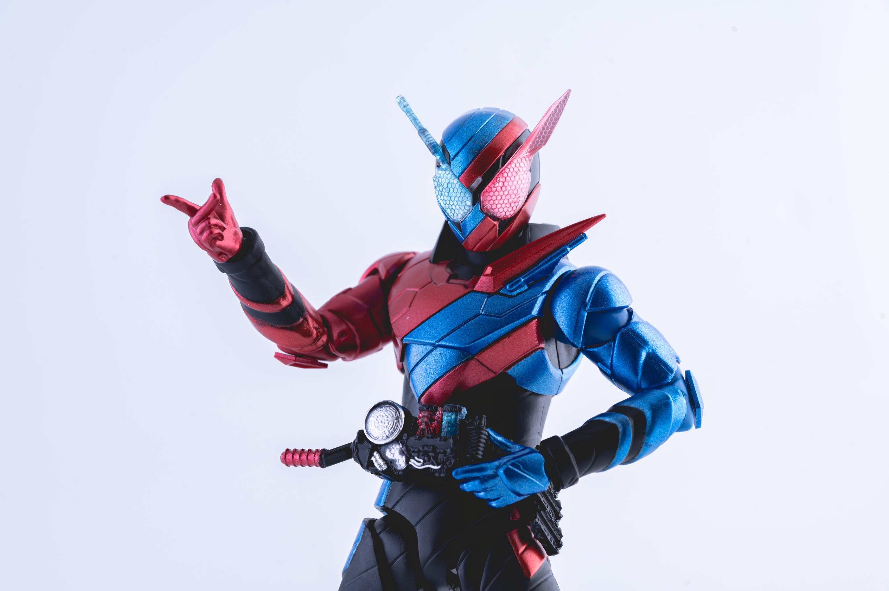 レビュー】S.H.Figuarts 仮面ライダービルド ラビットタンクフォーム