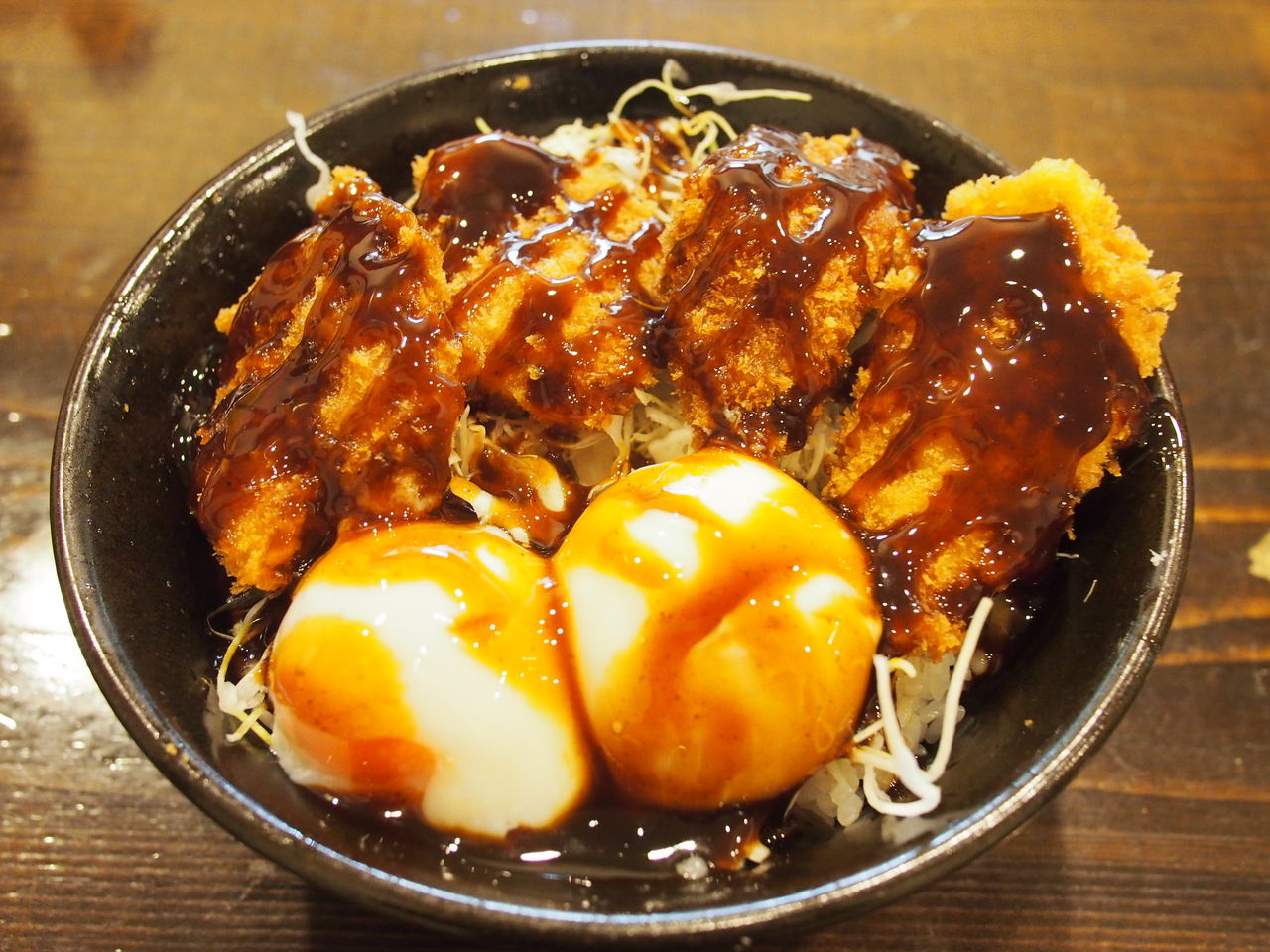 カツ丼 吉兵衛 で ひとくちロースソースかつ丼 兵庫県神戸市 ソースかつ丼への道