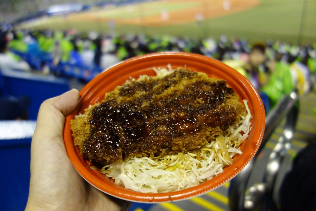 新宿さぼてん 明治神宮球場店」で「ソースかつ丼」（新宿区） : ソース