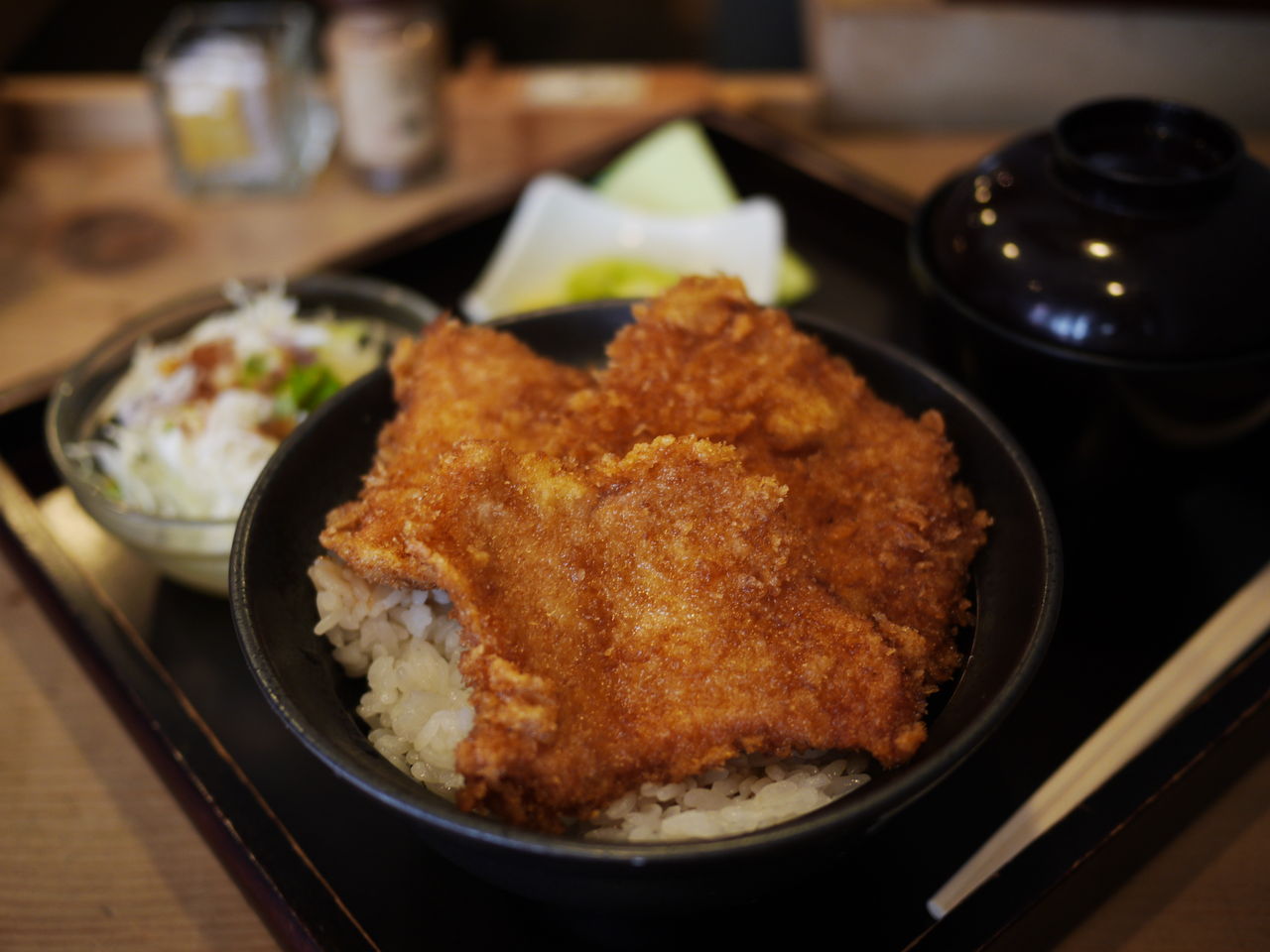 新潟カツ丼 タレカツの カツ丼定食 東京都千代田区 ソースかつ丼への道 新潟カツ丼 タレカツの カツ丼定食 東京都千代田区 ソースかつ丼への道