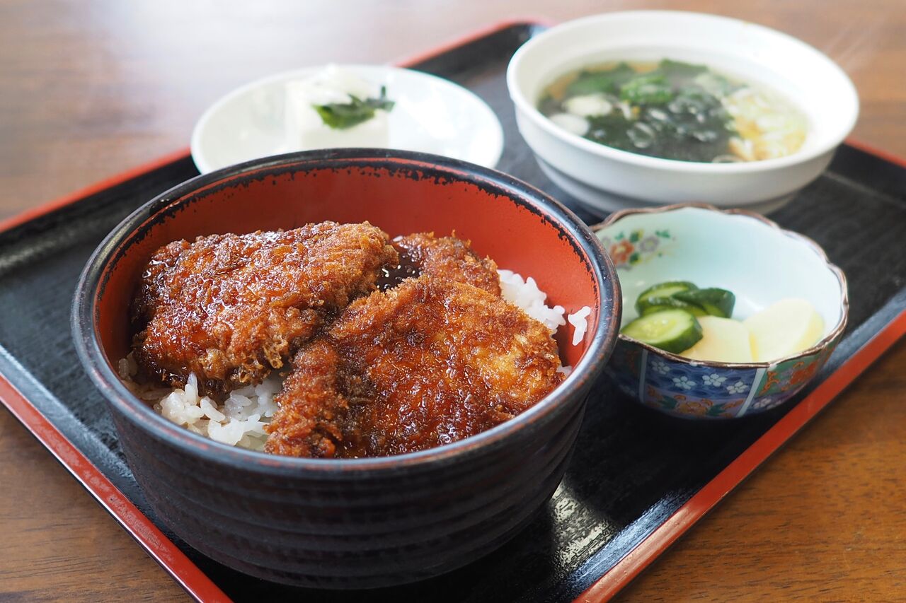 ソースカツ  桐華園」で「ソースカツ丼」（群馬県） : ソースかつ丼への道